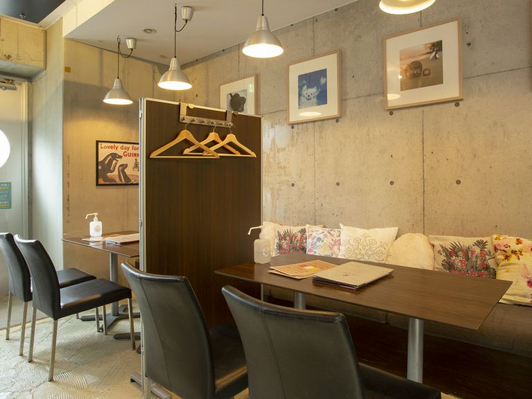 店内は貸切も可能。パーティー向けコースは4000円から用意あり