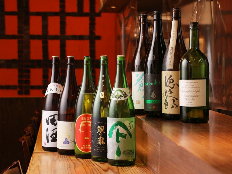 利酒師である梅原氏が選んだ、こだわりのお酒がズラリ