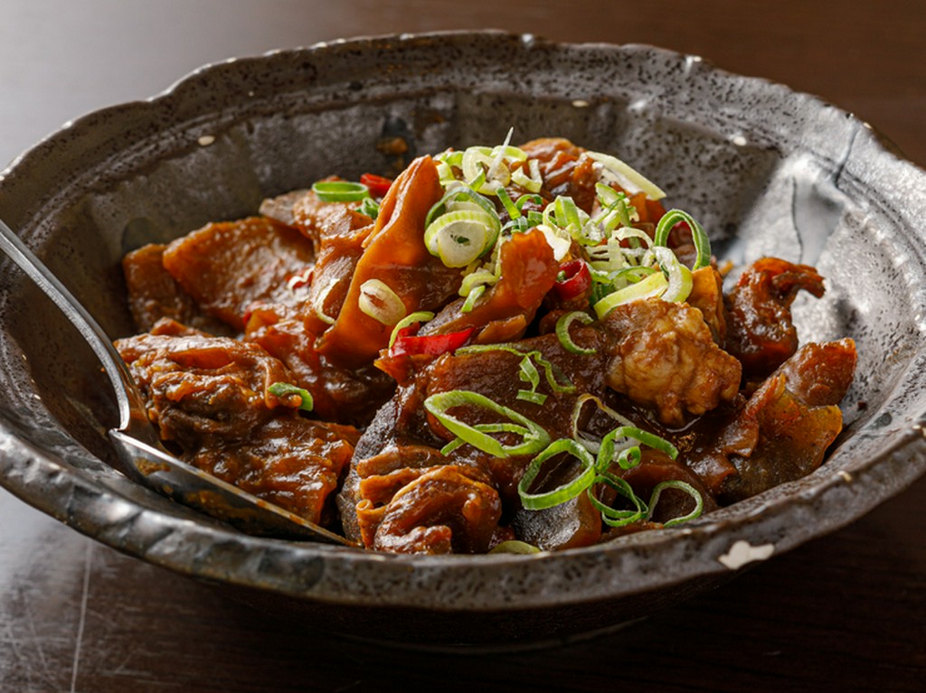 しっかり味の染みた『どて焼き』は日本酒と良く合う一品