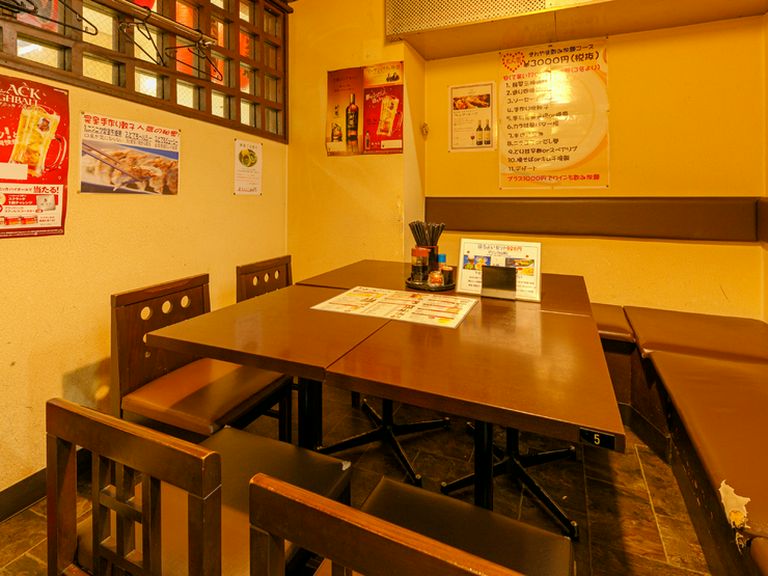 各種宴会にもオススメ。最大42名まで収容でき、貸切も可能