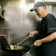 本場中国で修業を積んだベテラン料理長・祁如意氏