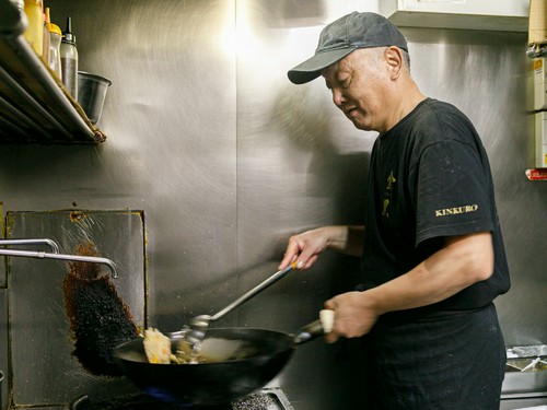 本場中国で修業を積んだベテラン料理長・祁如意氏