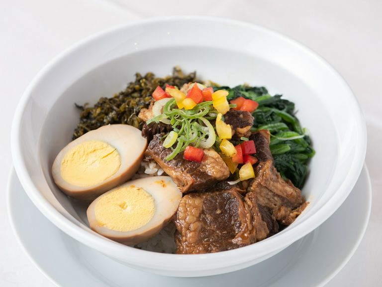 リッチな雰囲気の中、本格中華をお手頃価格で味わえるのが魅力