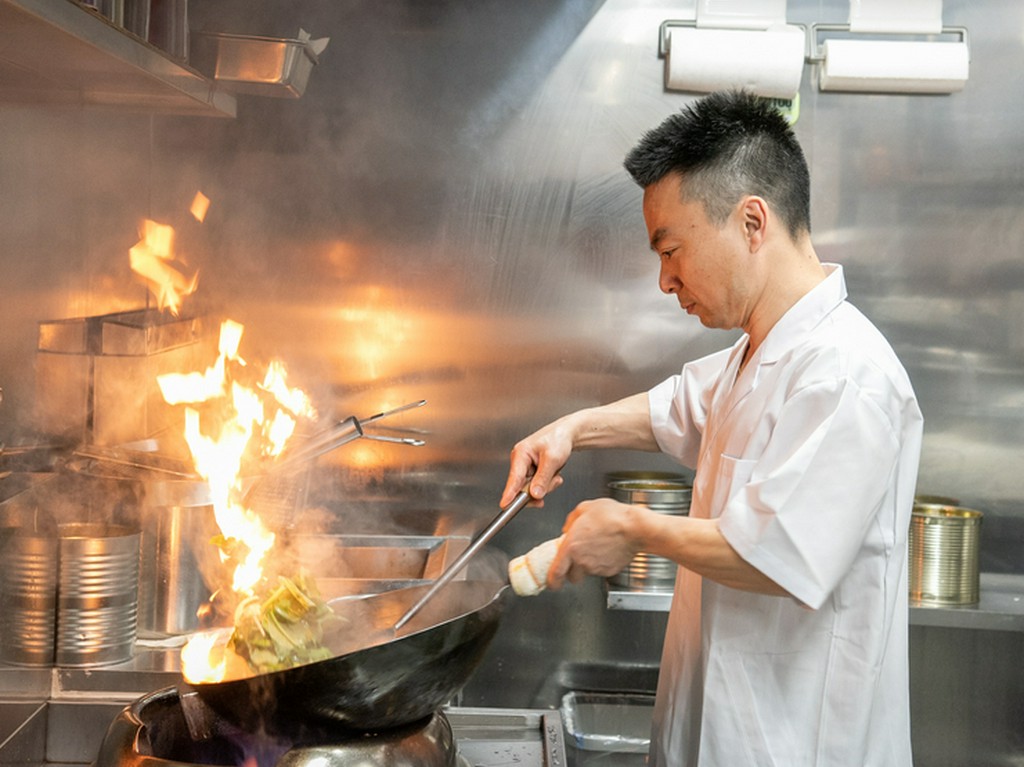 本場で経験を積み、中国の食文化を広めたいと語る汪新利氏