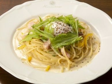 オシャレな空間と美味しい料理でお喋りに花を咲かせて