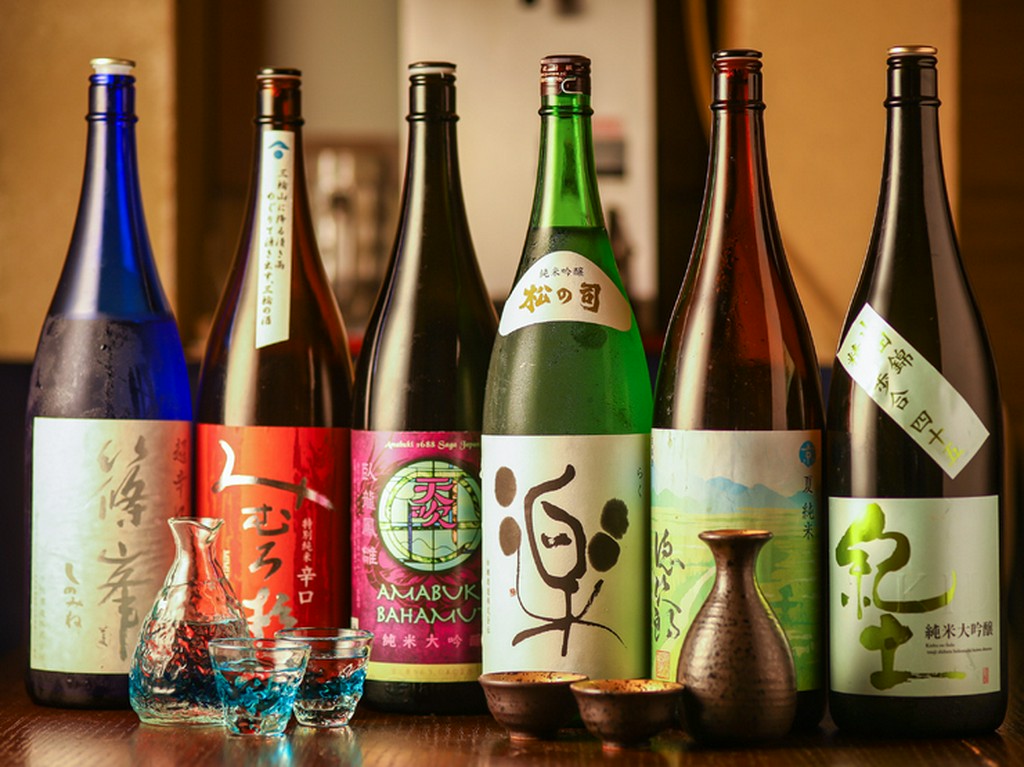 全国から仕入れた日本酒は常時20種類、時には隠し酒があることも