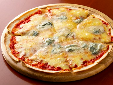 ワインにもピッタリ『ゴルゴンゾーラチーズのピザ』
