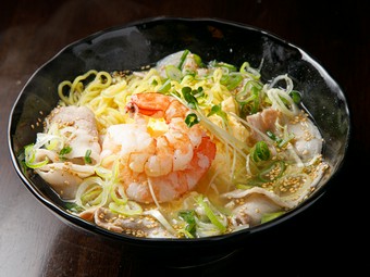 鶏ガラベースのやさしい味わいがクセになる『鶏うま塩ラーメン』