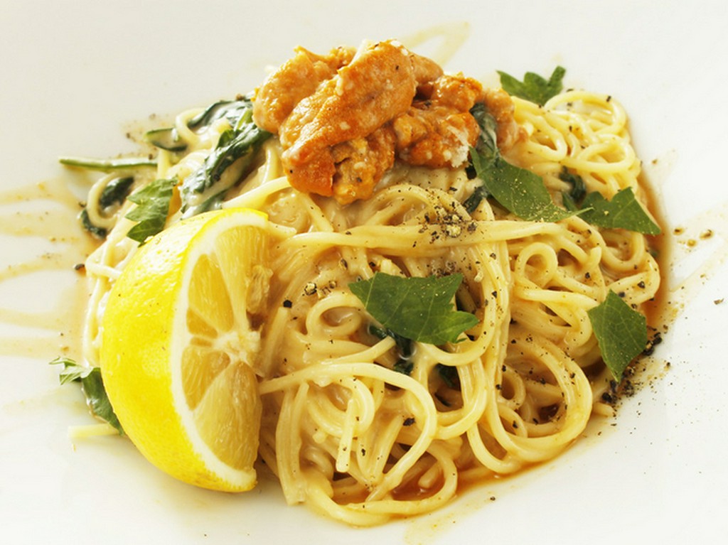 生雲丹とほうれん草のクリームパスタ