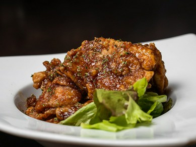 ワインとの相性も抜群。和風ソースの味わいも美味『鶏もも肉のから揚げ　バルサミコソース』