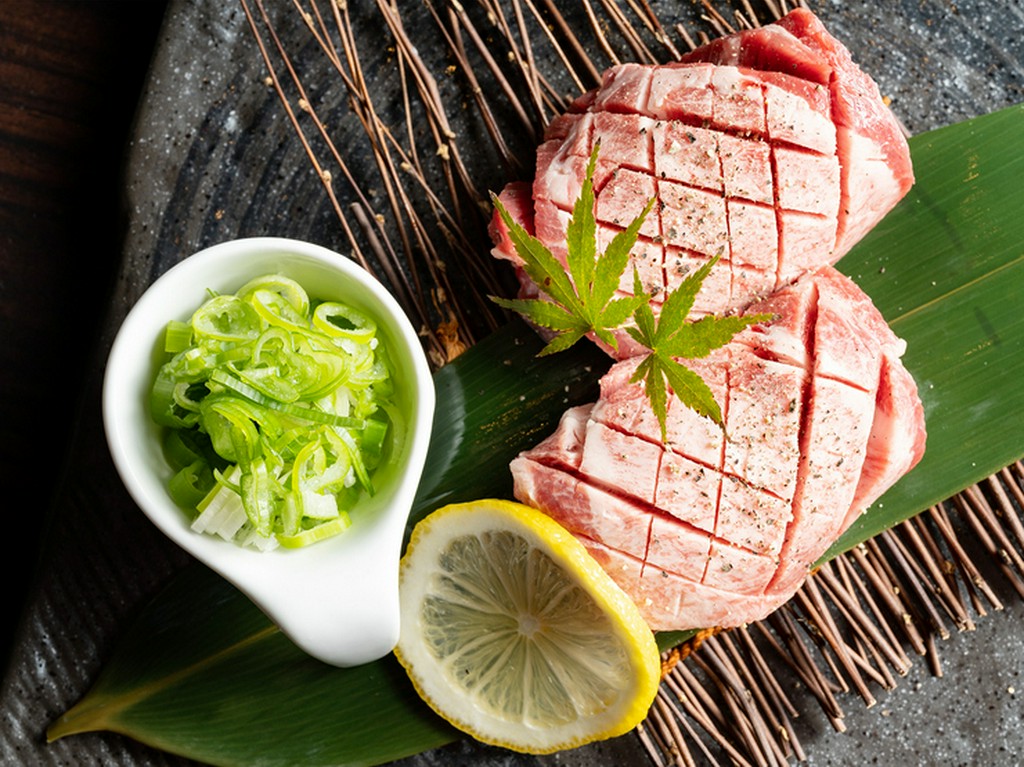 “極”の素材でもてなす【焼肉　紅牛】