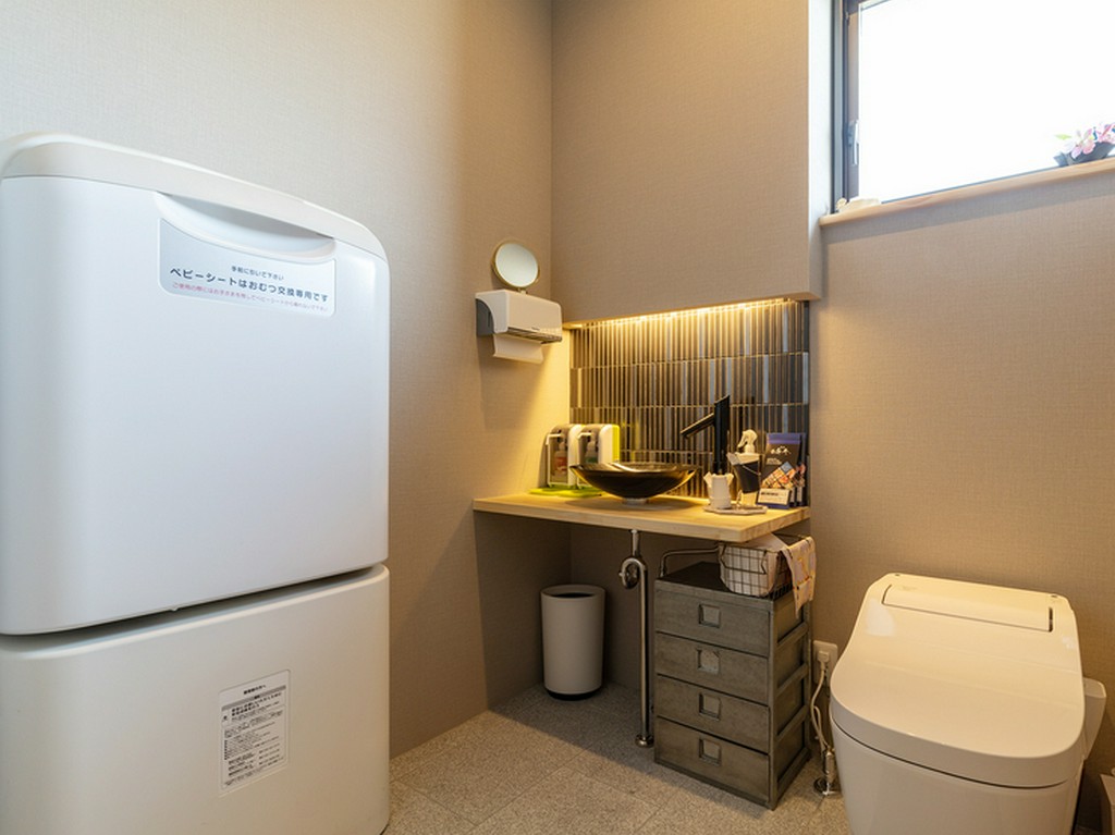 子ども連れの家族も安心。ベビーシートも用意されている