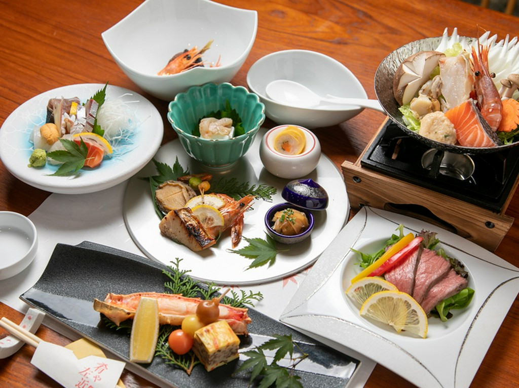 旬の味わいを満喫できる『ヒトサラコース』