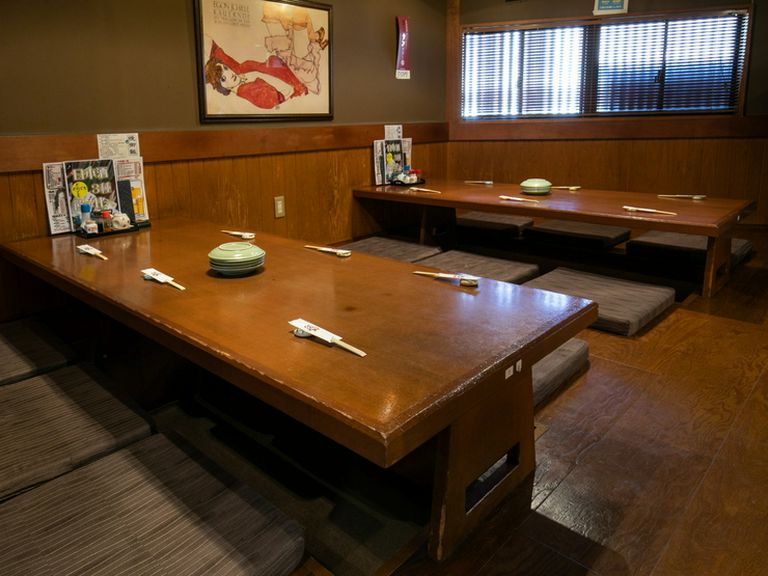 座敷には掘りごたつ席も完備