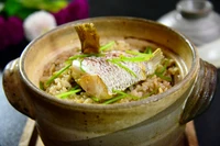 旬食材の前菜盛り合わせ
旬の鮮魚お刺身盛り合わせ
蒸しズワイ蟹 瀬戸田レモン添え
鮑と北海道産帆立の紙包み焼き
国産牛のローストビーフ 和風赤ワインソースで
煮穴子の蒸籠ご飯
お口直しのデザート