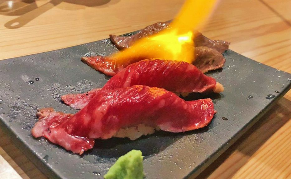 ★おすすめ 黒毛和牛のコウネ炙り寿司 (5貫)