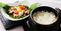 ご飯は二合弱、2～4名様でも十分お召し上がり頂けます。魚沼産こしひかりを100％使用しております。