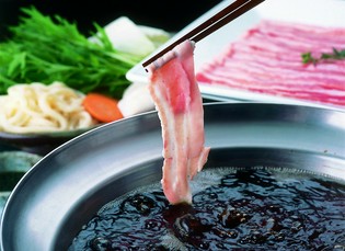出汁香るそばつゆでいただく『黒豚しゃぶしゃぶ』