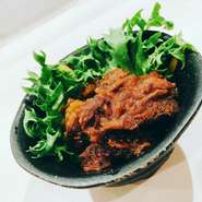 山椒たっぷりと煮込んでおり、ご飯のお供にも。