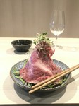 味だけでなく、見た目もインパクトのある人気メニューです。