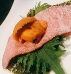 ウニと肉の相性は抜群です。