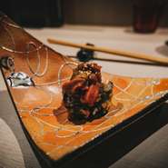 巻き寿司を揚げたオリジナルメニュー。他では味わえないです。