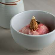 〆には近江牛のお茶漬けを。近江牛の旨味が口いっぱいに広がります。