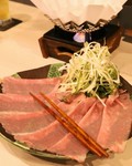 あっさりしたロース肉と自家製ポン酢でお召し上がりください。