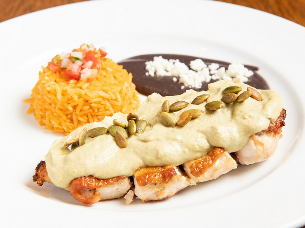 POLLO CON PIPIAN ／ポジョ コン ビビアン