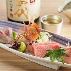 お造り　旬の鮮魚いろいろ