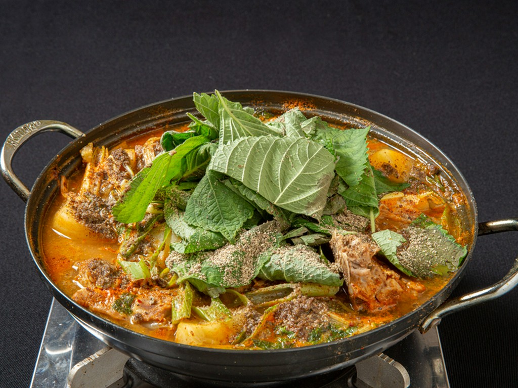 カムジャタン（じゃが芋鍋）