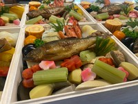 当店ではお節料理もご提供しております。
詳しくは店舗【029-306-8058】までお問い合わせくださいませ。