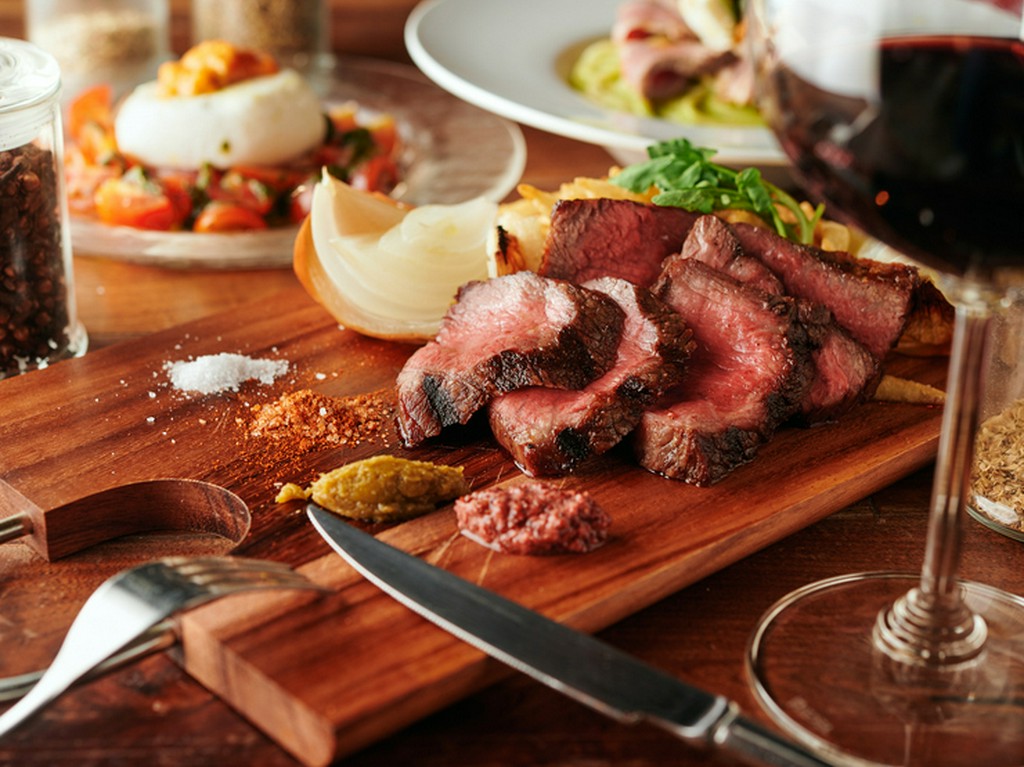 プロジェクター利用OK！　結婚式の二次会や大人数パーティーにも