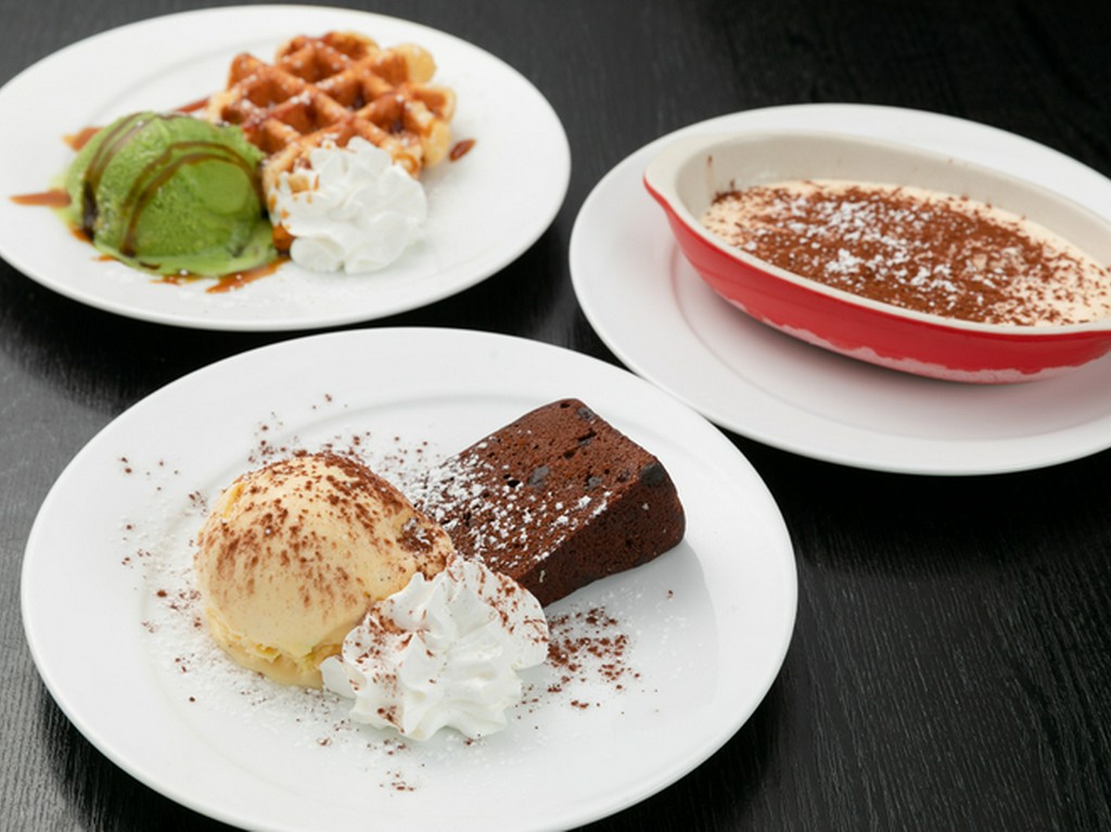 食事の最後まで豪華に楽しむ『デザート各種』