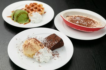 食事の最後まで豪華に楽しむ『デザート各種』