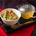 牡蠣or梅干からお選びいただけます。