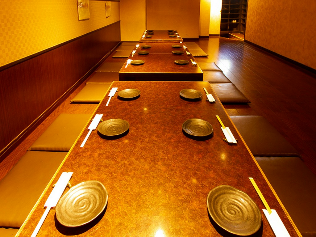 宴会も隣席との間隔もゆったり