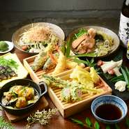 鰹のたたきや真鯛の天ぷら、サーモン親子串の天ぷらなど季節の旬の新鮮魚介を満喫できる全12品のコース。〆には絶品肉おろし冷やしたぬき蕎麦も付いています。120分飲み放題付き。
