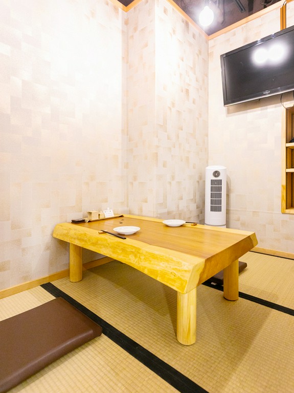 ホッとくつろげる畳敷きの座敷席が用意されています