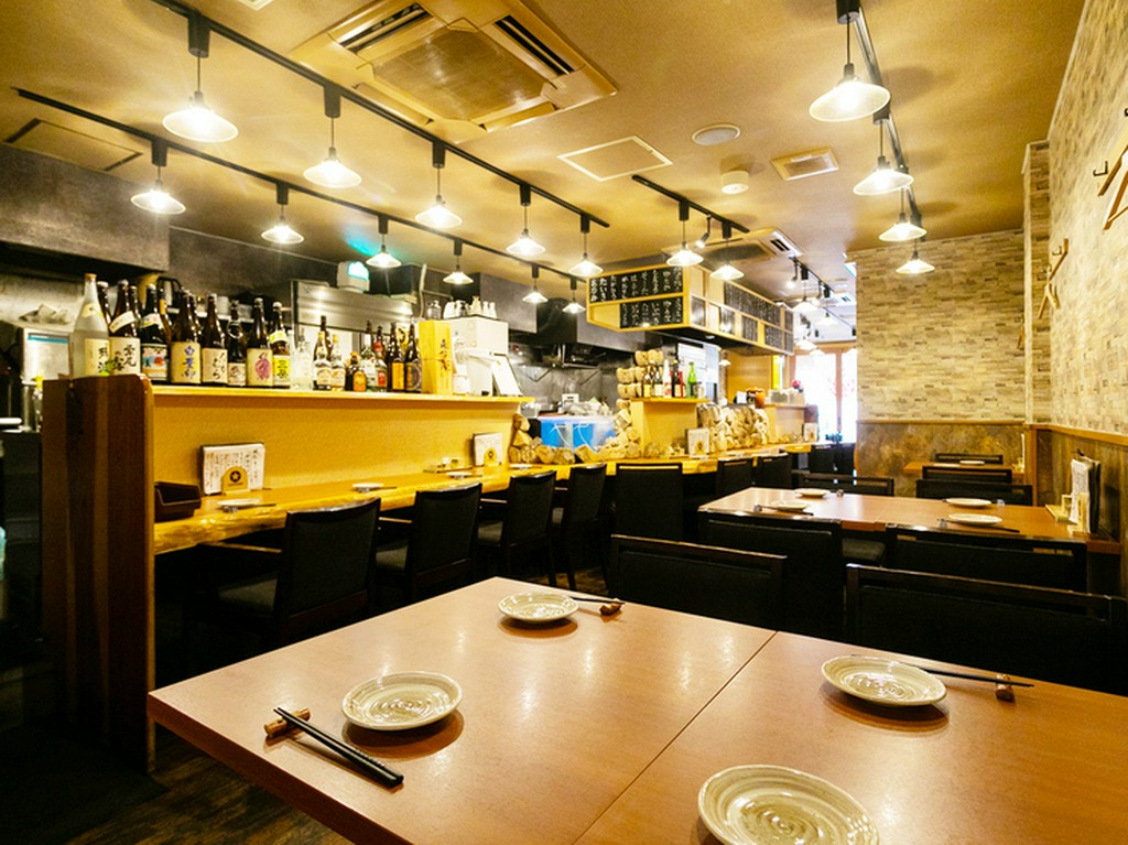 カウンターがあるのでお一人様でも利用しやすい