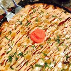 とろけるチーズと明太子の風味が食欲を刺激する『明太チーズもんじゃ焼き』