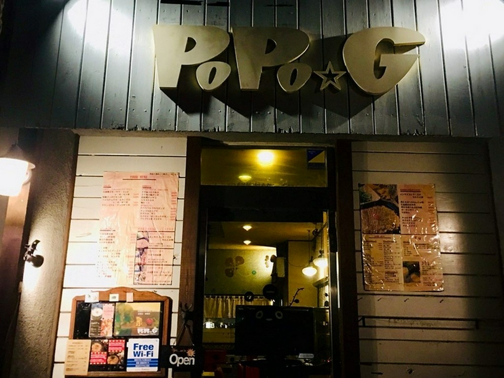 テイクアウトもOK。サイドメニューも豊富な、地元に愛される店