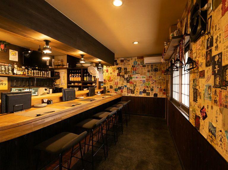 “一人飲み”を楽しむなら、6席限定のカウンターがオススメ