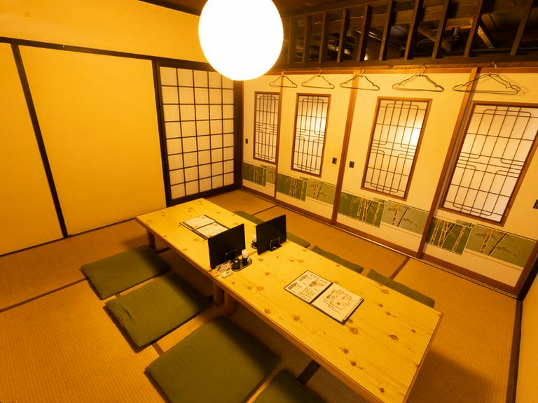 接待や女子会、さまざまなシーンで使える完全個室もあり