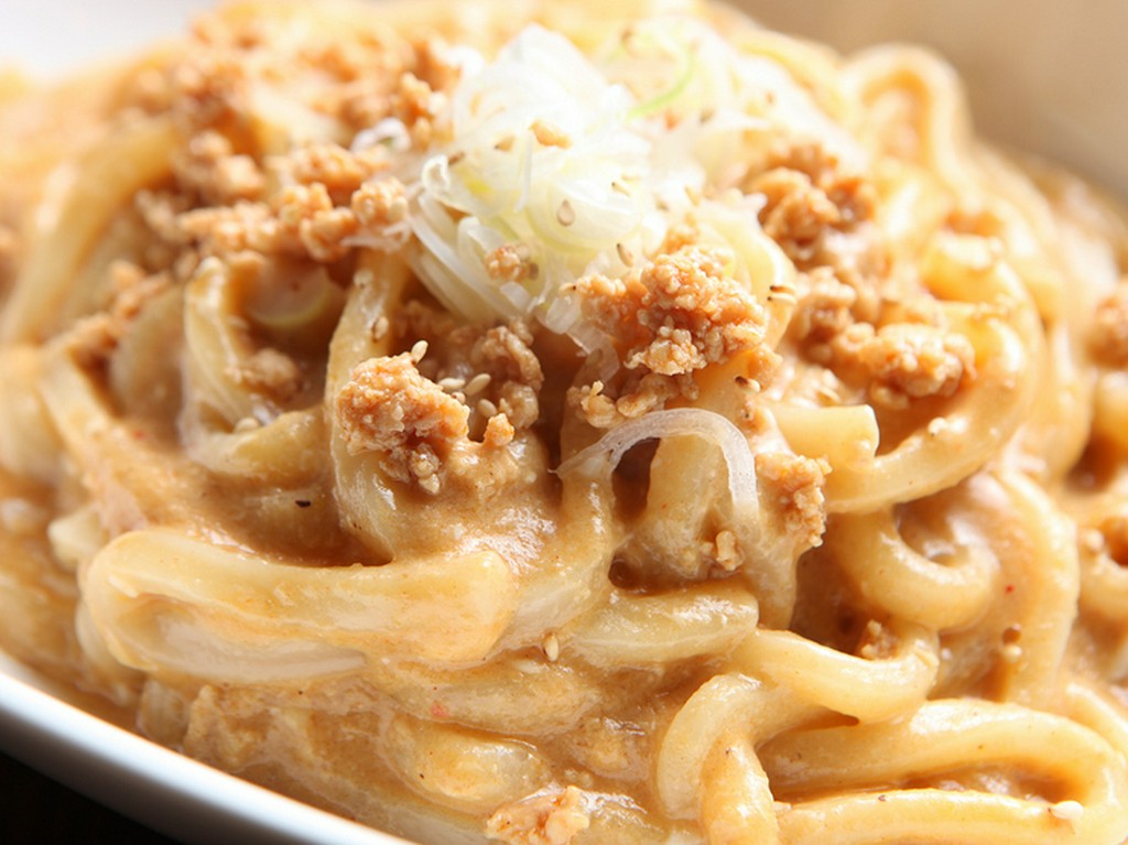 コースでも人気の『肉みそジャージャーうどん』