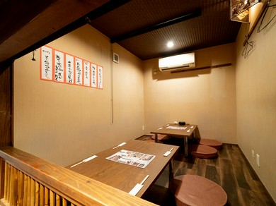 カウンター席は一人飲みにも◎