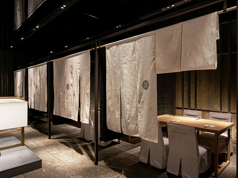 落ち着いた雰囲気の店内は様々なシーンでご利用いただけます。