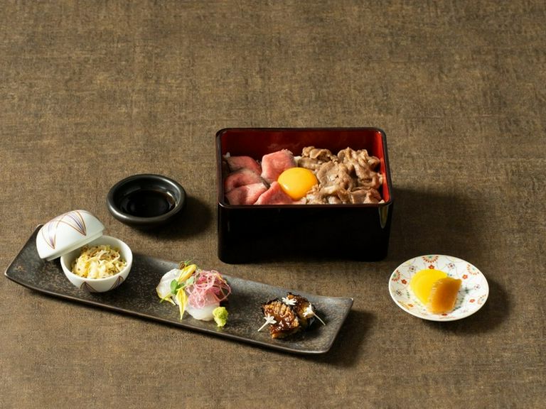 牛しぐれ煮とローストビーフのお重御膳