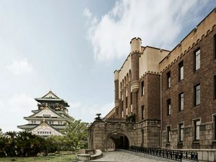 帶有月球酒吧的樹莓餐廳