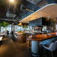 【プラン内容】
・アルコールフリードリンク(90分制)
・月替わりのコース料理 5品
　　前菜
　　スープ
　　メイン魚料理
　　メイン肉料理
　　デザート
・パン4種ブッフェ
・ソフトドリンク約10種のブッフェ